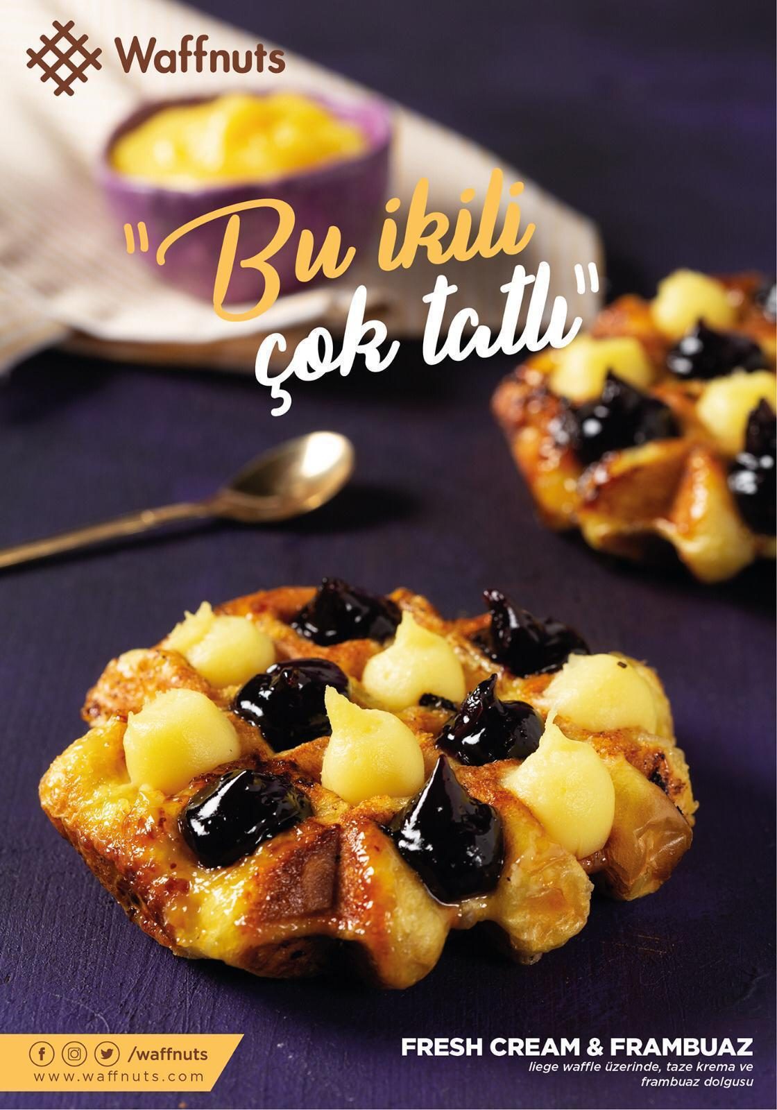 Ananas vişne kremalı waffle