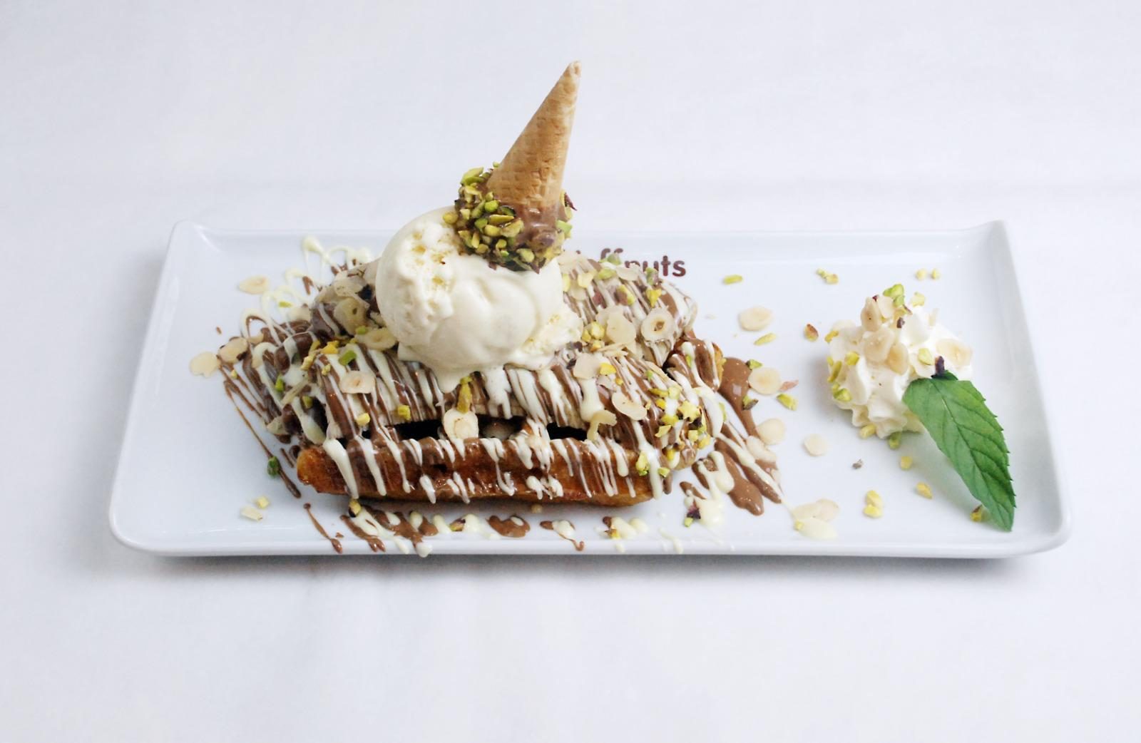 Lotus dondurmalı waffle